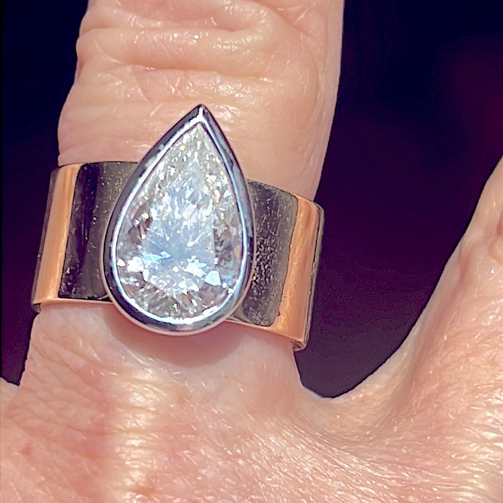 SOLD.   gold and 3.2 carat pear-shaped diamond. - Picture 11 of 11